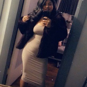 Meet your Posher, Monique